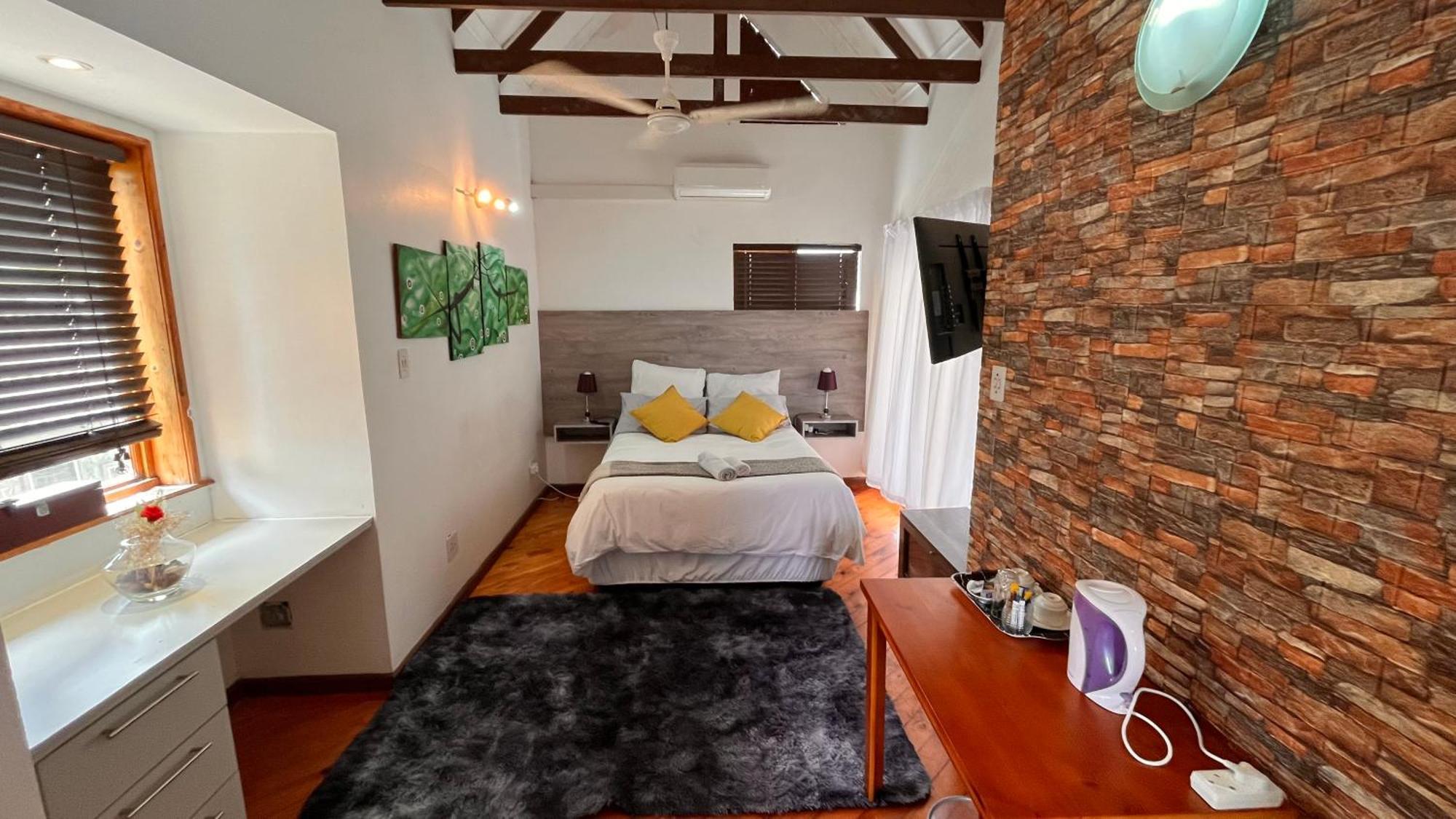The Wood House Otel Empangeni Dış mekan fotoğraf