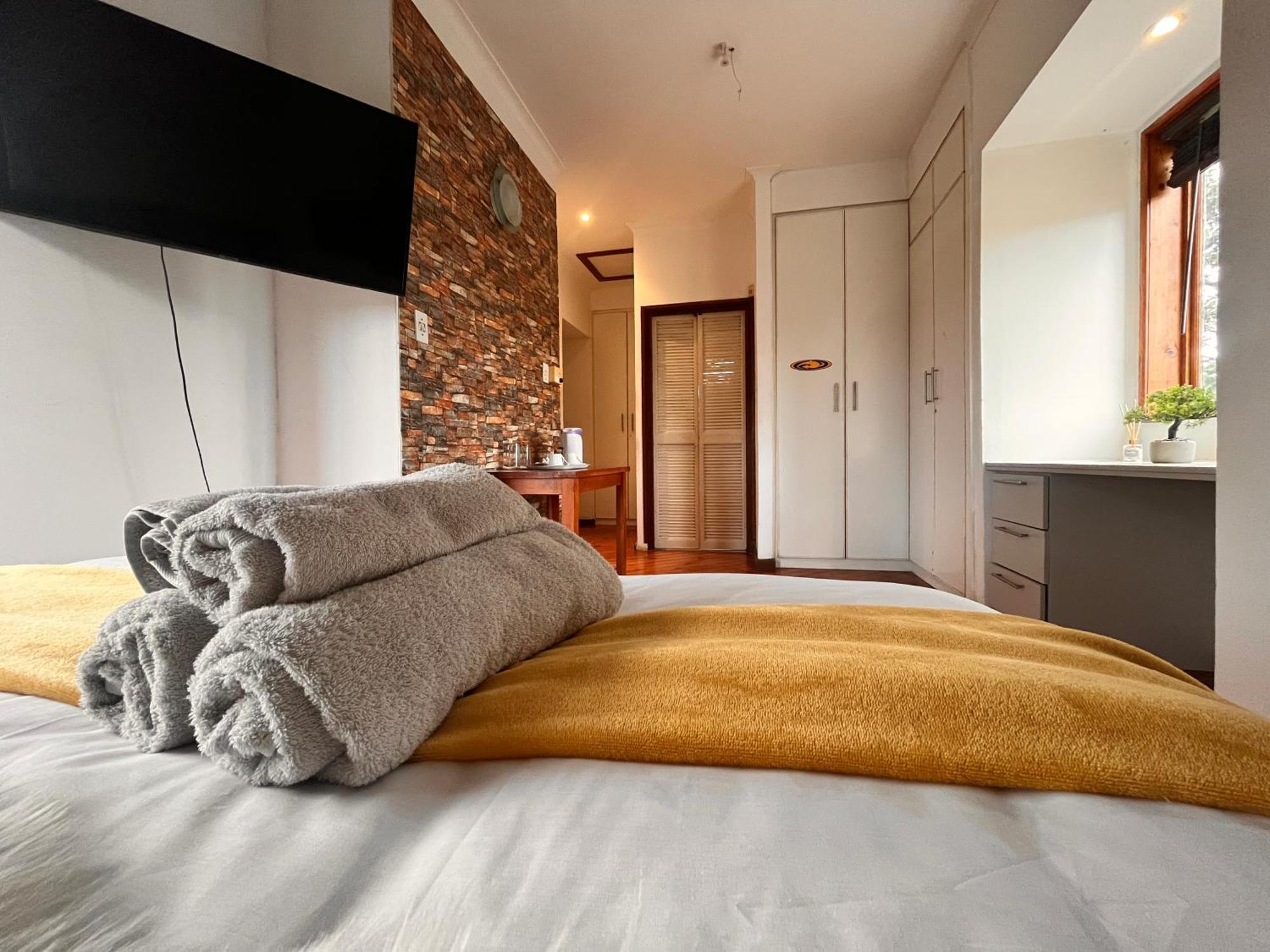 The Wood House Otel Empangeni Oda fotoğraf